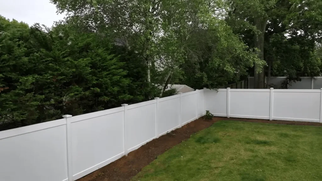 vinyl fencing